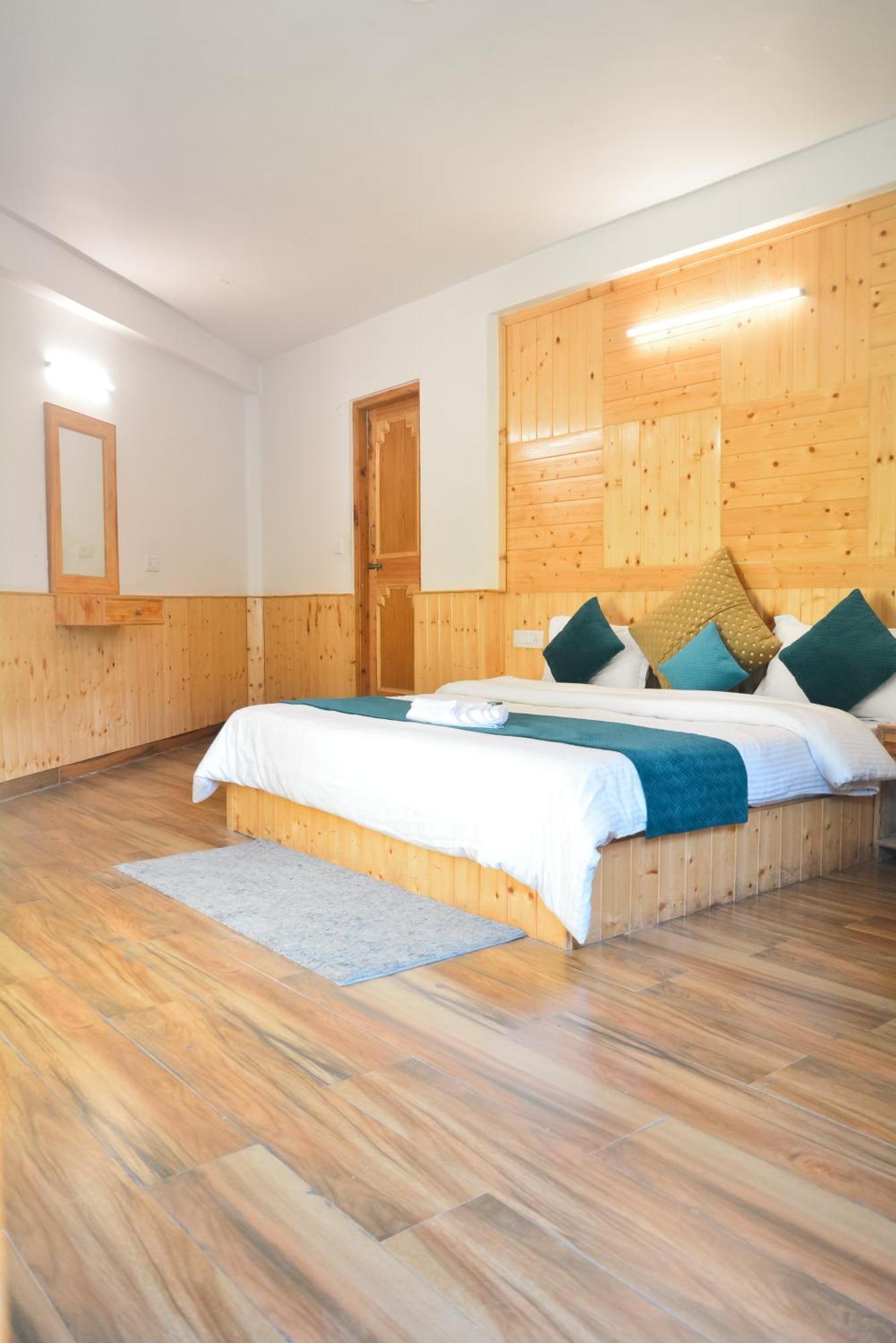 The Neelgiris 3* Manali (Himachal Pradesh)