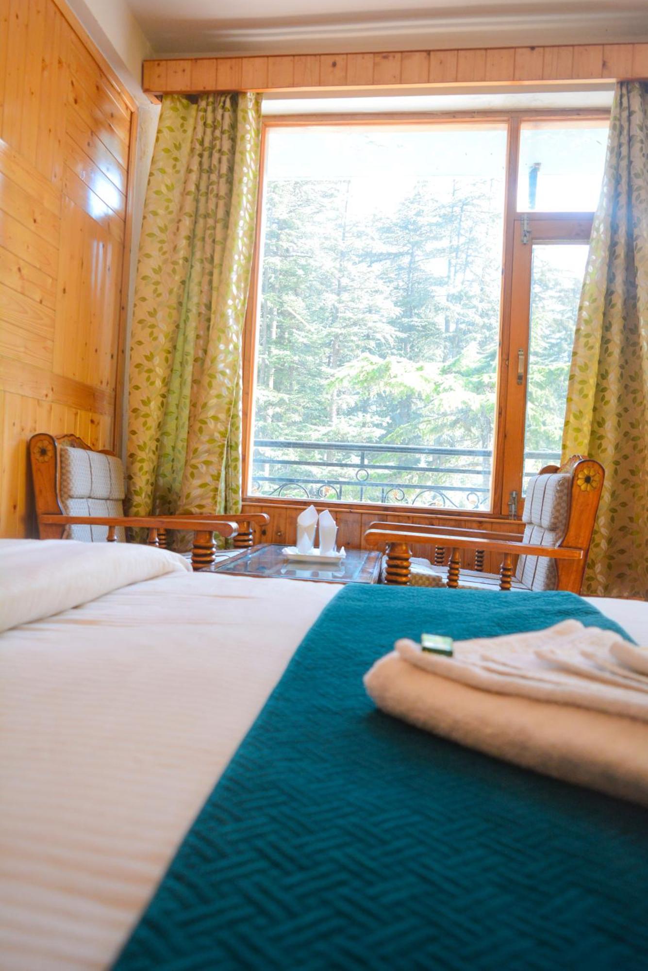 The Neelgiris Hotel Manali (Himachal Pradesh)