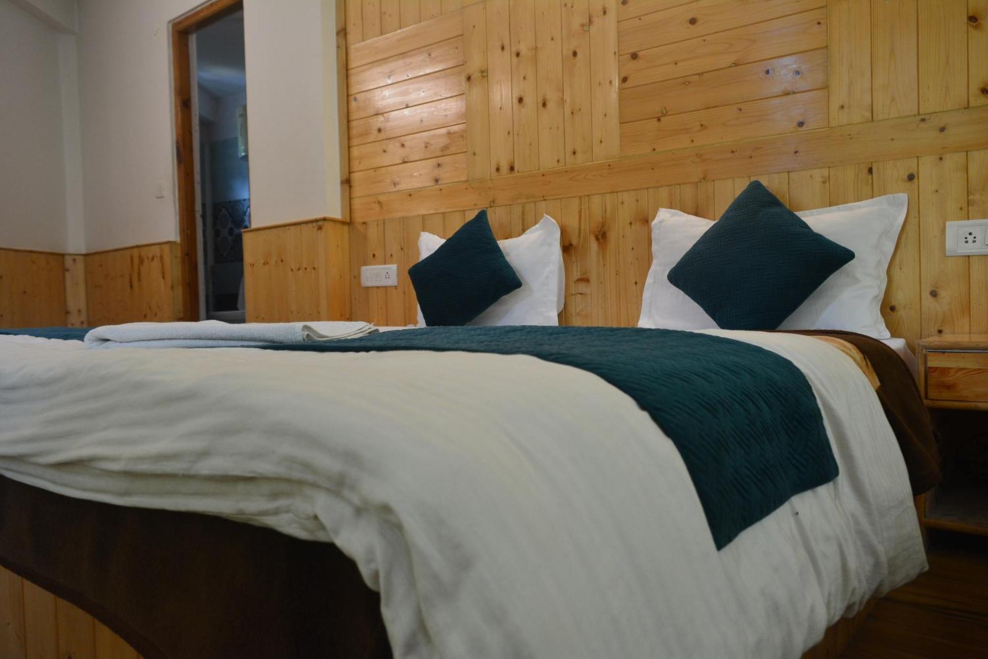 The Neelgiris Manali (Himachal Pradesh)