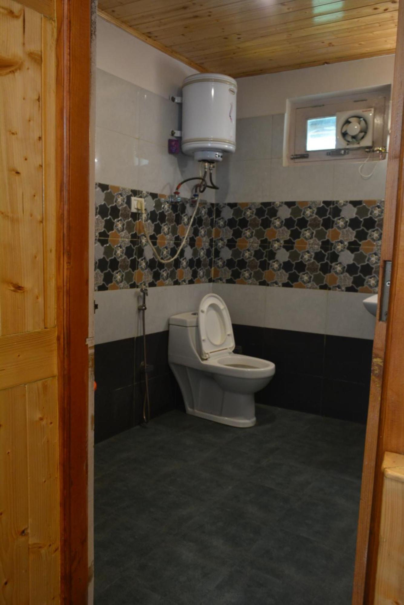 The Neelgiris Hotel 3*