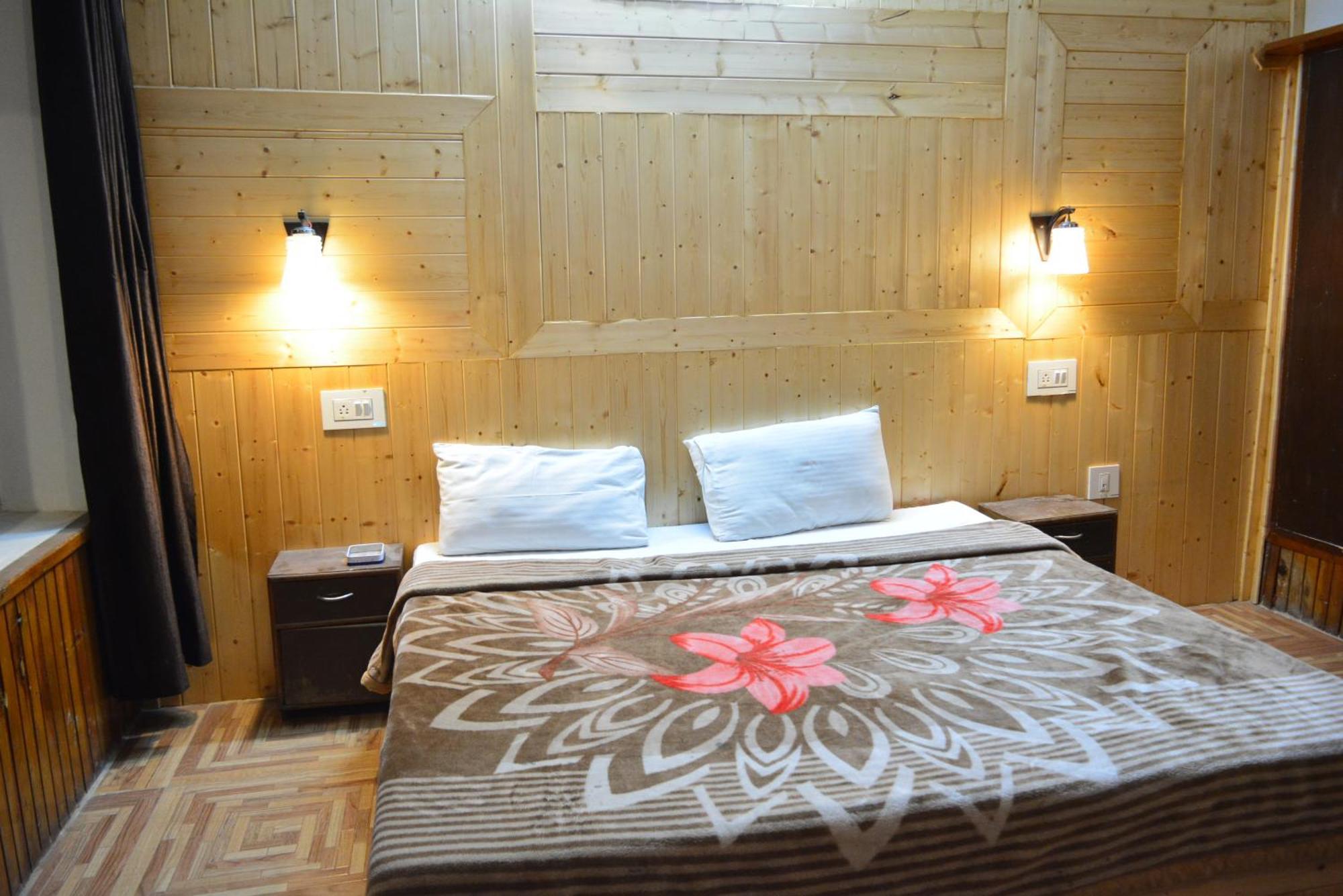 The Neelgiris Hotel 3*