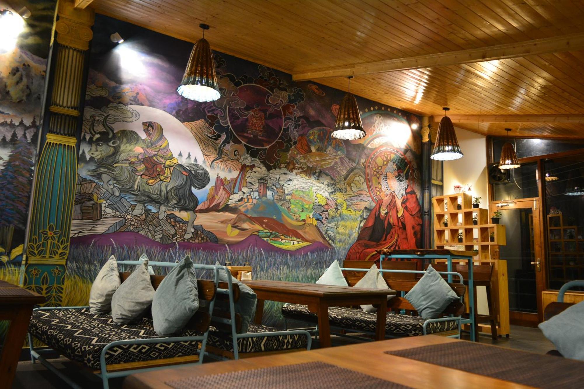 Hotel The Neelgiris Manali (Himachal Pradesh)